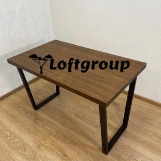 Дерев'яний комп'ютерний стіл