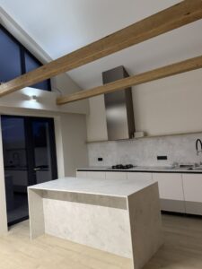 Дерев’яна декоративна балка з дерева купити  у Києві, Львові, Харкові