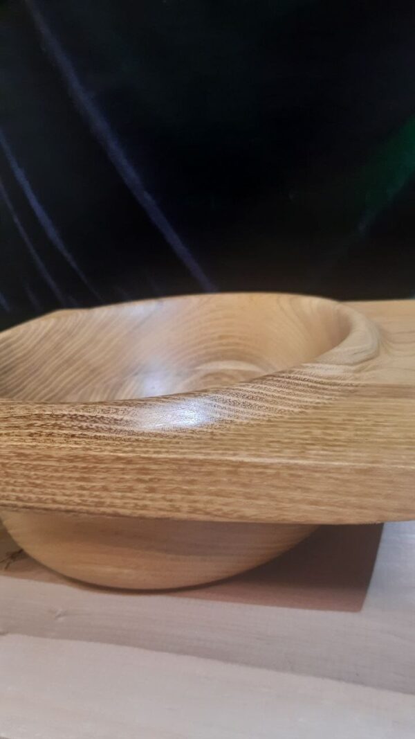 Тарелка из дерева для борща
