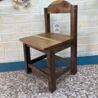 Деревянный стул со спинкой детский